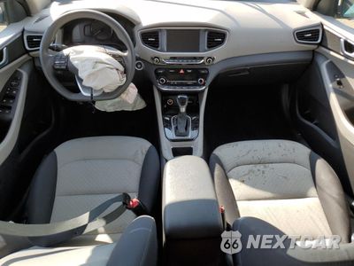 Zdjęcie 8 z 13 samochodu: 2017 HYUNDAI IONIQ BLUE VIN:KMHC65LCXHU048264 - miniatura