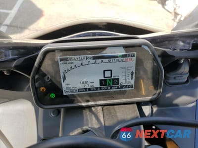 Zdjęcie 7 z 10 samochodu: 2024 YAMAHA YZFR1M C VIN:JYARN67Y5RA000442 - miniatura
