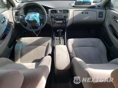 Zdjęcie 8 z 12 samochodu: 2002 HONDA ACCORD EX VIN:1HGCG66862A150086 - miniatura