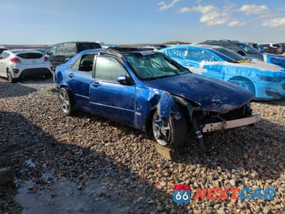 Czwarte zdjęcie samochodu z boku: 2001 LEXUS IS 300 VIN:JTHBD182X10027599 - miniatura