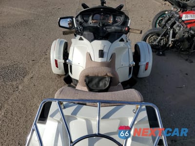 Zdjęcie 6 z 10 samochodu: 2017 CAN-AM SPYDER ROADSTER RT VIN:2BXNBDD26HV004839 - miniatura