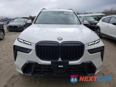 Piąte zdjęcie samochodu w środku: 2024 BMW X7 XDRIVE40I VIN:5UX23EM05R9V36134 - miniatura