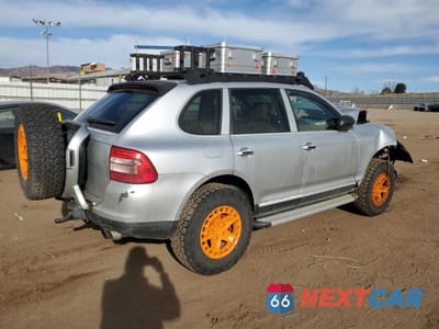 Trzecie zdjęcie samochodu z tyłu: 2005 PORSCHE CAYENNE VIN:WP1AA29P85LA25634 - miniatura
