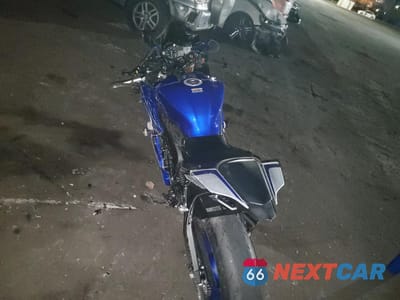 Czwarte zdjęcie samochodu z boku: 2017 YAMAHA YZFR6 C VIN:JYARJ28Y3HA001249 - miniatura