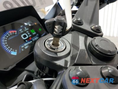 Zdjęcie 8 z 10 samochodu: 2024 SUZUKI GSX800 F VIN:JS1EM13B6R7103046 - miniatura