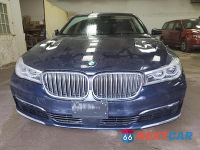 Piąte zdjęcie samochodu w środku: 2018 BMW 750 XI VIN:WBA7F2C53JG423788 - miniatura