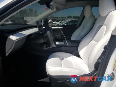 Zdjęcie 7 z 14 samochodu: 2024 TESLA MODEL Y VIN:7SAYGDEE9RA220049 - miniatura