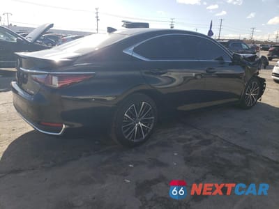 Trzecie zdjęcie samochodu z tyłu: 2025 LEXUS ES 300H BASE VIN:58ADA1C10SU059140 - miniatura