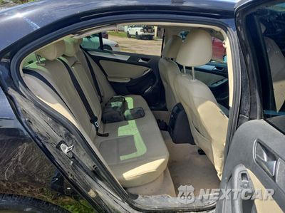 Zdjęcie 6 z 10 samochodu: 2014 VOLKSWAGEN JETTA HYBRID VIN:3VW637AJ3EM214208 - miniatura