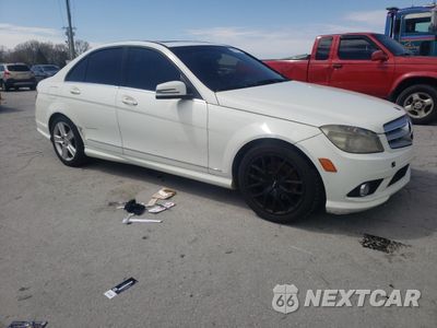 Czwarte zdjęcie samochodu z boku: 2010 MERCEDES-BENZ C 300 VIN:WDDGF5EB4AR103090 - miniatura