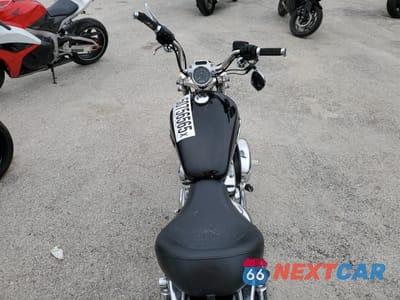 Zdjęcie 6 z 8 samochodu: 2014 HARLEY-DAVIDSON XL1200 C VIN:1HD1CT313EC414427 - miniatura