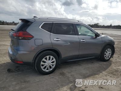 Trzecie zdjęcie samochodu z tyłu: 2018 NISSAN ROGUE S VIN:KNMAT2MT9JP606269 - miniatura