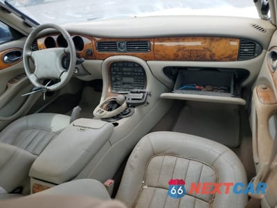 Zdjęcie 8 z 12 samochodu: 1999 JAGUAR XJ8 VIN:SAJHX1048XC861105 - miniatura