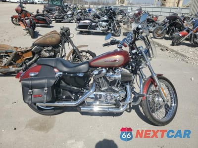 2009 HARLEY-DAVIDSON XL1200 C 1HD1CT3139K459671 - główne zdjęcie licytacji z USA - miniatura
