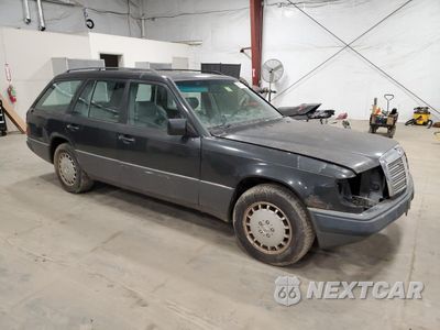 Czwarte zdjęcie samochodu z boku: 1991 MERCEDES-BENZ 300 TE 4MATIC VIN:WDBED90D1MF153716 - miniatura