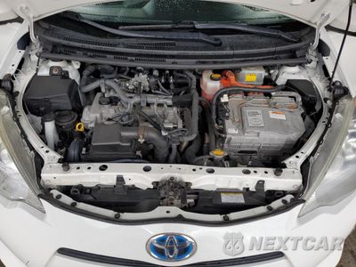Zdjęcie 13 z 15 samochodu: 2014 TOYOTA PRIUS C VIN:JTDKDTB34E1077123 - miniatura
