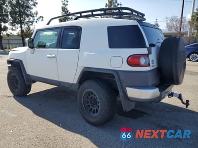 Drugie zdjęcie samochodu z przodu: 2012 TOYOTA FJ CRUISER VIN:JTEBU4BF8CK147645 - miniatura