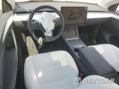 Zdjęcie 8 z 13 samochodu: 2024 TESLA MODEL Y VIN:7SAYGAEEXRF208493 - miniatura