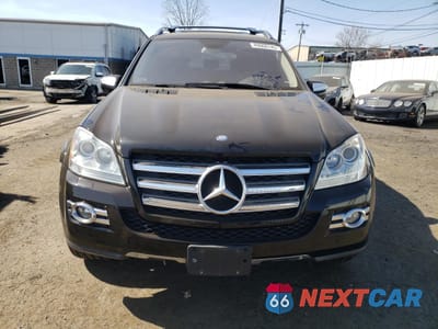 Piąte zdjęcie samochodu w środku: 2009 MERCEDES-BENZ GL 550 4MATIC VIN:4JGBF86E59A516947 - miniatura