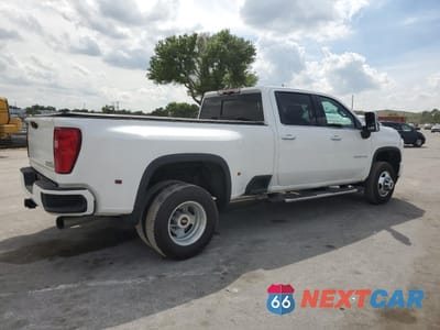 Trzecie zdjęcie samochodu z tyłu: 2022 CHEVROLET SILVERADO K3500 HIGH COUNTRY VIN:1GC4YVEY1NF320079 - miniatura