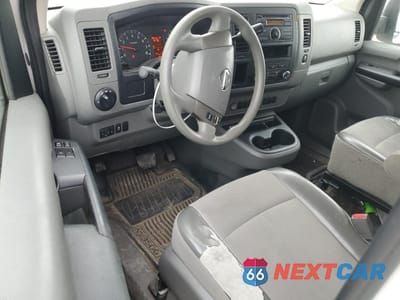 Zdjęcie 8 z 16 samochodu: 2017 NISSAN NV 3500 S VIN:5BZBF0AA8HN851038 - miniatura