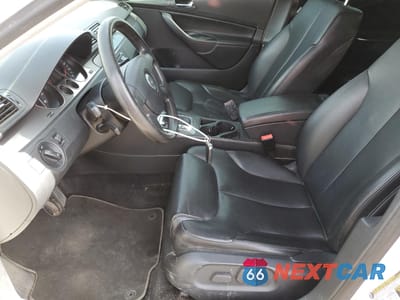 Zdjęcie 7 z 12 samochodu: 2008 VOLKSWAGEN PASSAT TURBO VIN:WVWJK73C88P131337 - miniatura