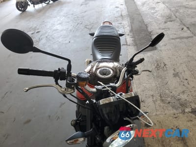 Piąte zdjęcie samochodu w środku: 2018 KAWASAKI ZR900 R VIN:JKAZR2C11JA003119 - miniatura