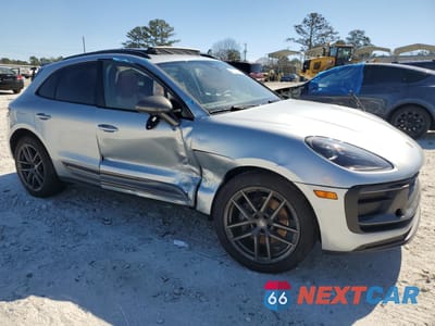 Czwarte zdjęcie samochodu z boku: 2024 PORSCHE MACAN BASE VIN:WP1AA2A50RLB19104 - miniatura
