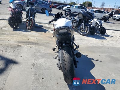 Czwarte zdjęcie samochodu z boku: 2020 SUZUKI GSX-S750 M VIN:JS1C533D0L7100071 - miniatura