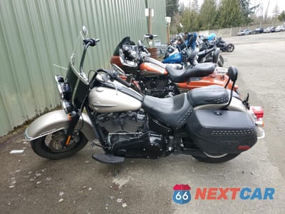Trzecie zdjęcie samochodu z tyłu: 2018 HARLEY-DAVIDSON FLHC HERITAGE CLASSIC VIN:1HD1YAJ17JC052878 - miniatura