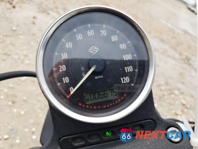 Zdjęcie 7 z 10 samochodu: 2017 HARLEY-DAVIDSON XL883 IRON 883 VIN:1HD4LE211HC443228 - miniatura
