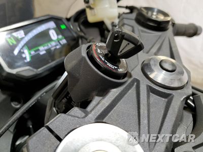 Zdjęcie 8 z 10 samochodu: 2025 KAWASAKI ZX636 K VIN:JKBZXJK10SA008035 - miniatura