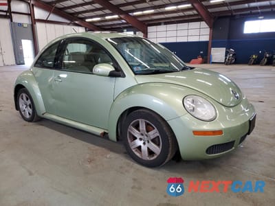 Czwarte zdjęcie samochodu z boku: 2007 VOLKSWAGEN NEW BEETLE 2.5L OPTION PACKAGE 1 VIN:3VWRG31CX7M519560 - miniatura