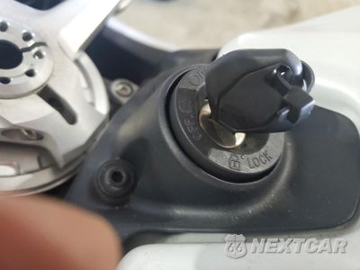 Zdjęcie 8 z 10 samochodu: 2022 DUCATI PANIGALE V2 VIN:ZDMHAATW3NB008504 - miniatura