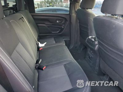 Zdjęcie 10 z 12 samochodu: 2018 NISSAN TITAN SV VIN:1N6AA1E68JN523790 - miniatura