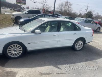 Czwarte zdjęcie samochodu z boku: 2004 VOLVO S80 VIN:YV1TS92D441343741 - miniatura