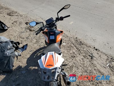Zdjęcie 6 z 9 samochodu: 2018 KTM 390 DUKE VIN:MD2JPJ40XJC253093 - miniatura