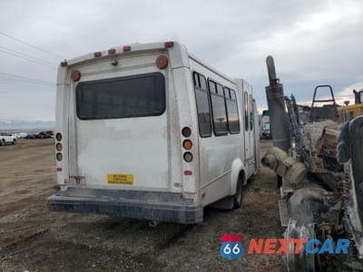Czwarte zdjęcie samochodu z boku: 2019 FORD ECONOLINE E450 SUPER DUTY CUTAWAY VAN VIN:1FDFE4FS2KDC75503 - miniatura
