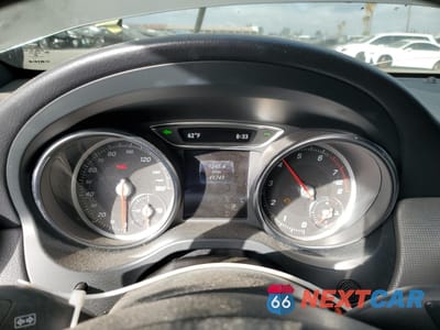 Zdjęcie 9 z 12 samochodu: 2019 MERCEDES BENZ CLA 250 VIN:WDDSJ4EB0KN762361 - miniatura