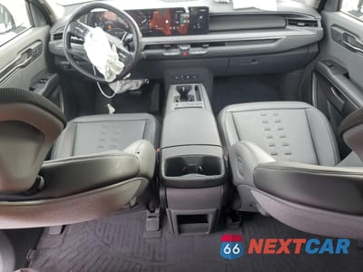 Zdjęcie 8 z 16 samochodu: 2024 KIA EV9 WIND VIN:KNDAFFS57R6050905 - miniatura