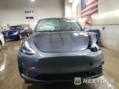 Piąte zdjęcie samochodu w środku: 2023 TESLA MODEL Y VIN:7SAYGDEE0PF822922 - miniatura
