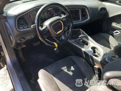 Zdjęcie 8 z 12 samochodu: 2017 DODGE CHALLENGER SXT VIN:2C3CDZAG9HH532411 - miniatura