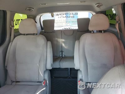 Zdjęcie 10 z 15 samochodu: 2016 KIA SEDONA L VIN:KNDMA5C18G6207257 - miniatura