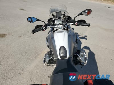 Zdjęcie 6 z 9 samochodu: 2016 BMW R1200 GS VIN:WB10A1106GZ189385 - miniatura