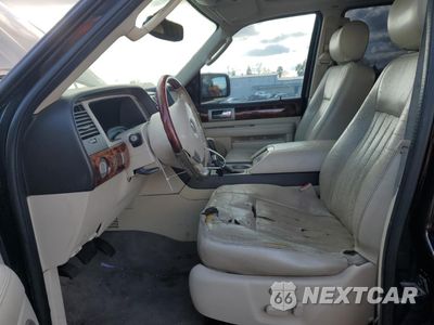 Zdjęcie 7 z 13 samochodu: 2003 LINCOLN NAVIGATOR VIN:5LMFU28R03LJ49484 - miniatura