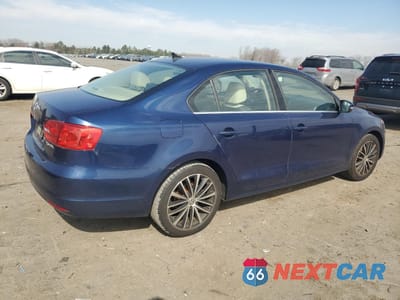 Trzecie zdjęcie samochodu z tyłu: 2012 VOLKSWAGEN JETTA SEL VIN:3VWLP7AJ3CM425123 - miniatura