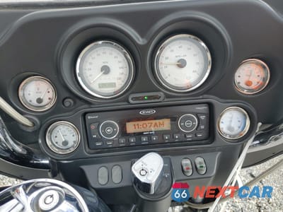 Zdjęcie 7 z 9 samochodu: 2010 HARLEY-DAVIDSON FLHX VIN:1HD1KB43XAB636153 - miniatura