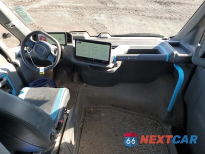 Zdjęcie 8 z 13 samochodu: 2022 RIVIAN EDV 700 VIN:7FCEHDB73NN004984 - miniatura