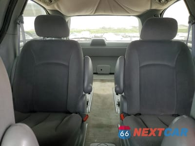 Zdjęcie 10 z 13 samochodu: 2004 DODGE GRAND CARAVAN SXT VIN:2D8GP44L24R607309 - miniatura
