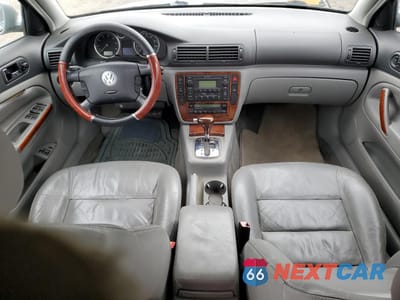 Zdjęcie 8 z 12 samochodu: 2004 VOLKSWAGEN PASSAT GLX 4MOTION VIN:WVWTH63B14P197862 - miniatura